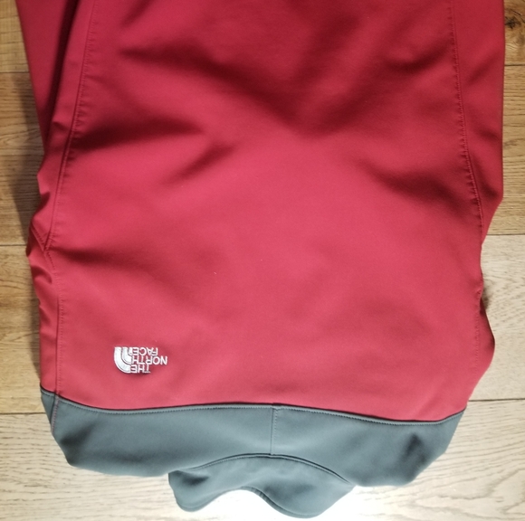 The North Face Fleece Jacket - Picture 2 of 3